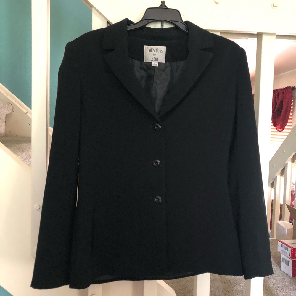 Le Suit Black suit coat jacket blazer